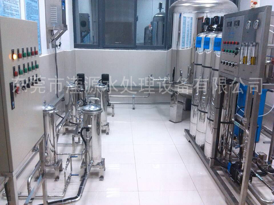 /></p><p>&nbsp;</p><p>&nbsp;&nbsp;&nbsp;&nbsp;&nbsp;&nbsp;&nbsp; <a href=http://m.dongfengju.com>純凈水設備</a>是用于滿足各行業需求制取<a href=http://m.dongfengju.com>純凈水的設備</a>，多用于醫藥、生物化學化工、醫院等行業，整個系統都由SUS304L或SUS316L全不銹鋼材質組合而成，而且在用水點之前都必須裝備紫外線及臭氧殺菌裝置。純凈水設備核心技術采用反滲透，EDI等較新工藝，比較有針對性地設計出成套高純水處理工藝，以滿足藥廠、醫院的純凈水制取、大輸液制取的用水要求。</p><p>　　純凈水設備系統設計制造除了水質要達到2010版藥典或者其他藥典標準外，還得符合GMP的認證要求。生物醫藥制藥方面的純凈水設備對這兩點更為重視，那么GMP對純凈水設備系統有哪些要求呢？應該如何避免這些問題呢？如何快速的通過GMP認證呢？<a href=http://m.dongfengju.com>http://m.dongfengju.com</a></p><p>　　GMP認證相關要求以及眾多GMP純凈水設備案例經驗，總結一些常見的GMP認證問題，以供參考：</p><p>　　1.純凈水沒有安裝PID圖</p><p>　　2.純水站沒有貼取樣點編號</p><p>　　3.純凈水中需要加上用水點編號；一樓純凈水儲罐上面管道無流向標識；</p><p>　　4.純凈水理化檢測記錄中：不揮發物檢測稱重無原始打印記錄；電導率的檢測應加入單位；</p><p>　　5.純凈水系統從EDI出來就是純凈水，但現場的管路及閥門、送水泵、壓力表都沒安照純凈水的標準做，存在污染風險。</p><p>　　6.純凈水驗證時沒有驗證自動電磁閥的動作是否準確無誤。</p><p>　　7.安裝純凈水在線電導率監測時沒有圖紙。</p><p>　　8.純凈水無管理設計圖，管路非衛生連接，無日常監控，管路設計不利于取樣。9.純凈水灌及焊接不符合要求，</p><p>　　10.純凈水無取樣記錄；純凈水回水處應安裝流量計</p><p>　　11.純凈水系統需要對總送、總回、儲罐、較遠用水點進行每周全檢，其余用水點每月全檢</p><p>　　12.純凈水系統的驗證</p><p>　　13.純凈水的設計、安裝、臭氧消毒依據、焊接、驗證確認等部分不符合要求</p><p>　　14.純凈水圖紙與實際不相符，各控制閥應在圖紙上注明；</p><p>　　15.管道、儲水罐、電焊問題</p><p>　　16.儲備出水口，回水口應有溫度計，以便對其溫度變化進行控制，應有流量監控計</p><p>&nbsp;</p><p>&nbsp;</p></div>
						<div   id=